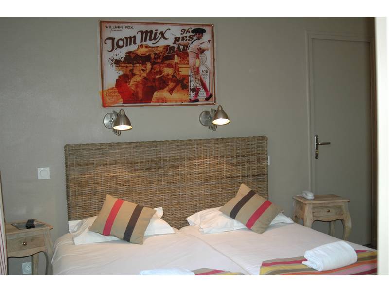 Hotel Cote Patio Nimes Exterior photo