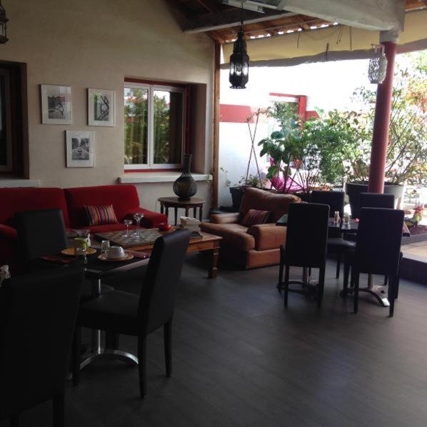 Hotel Cote Patio Nimes Exterior photo