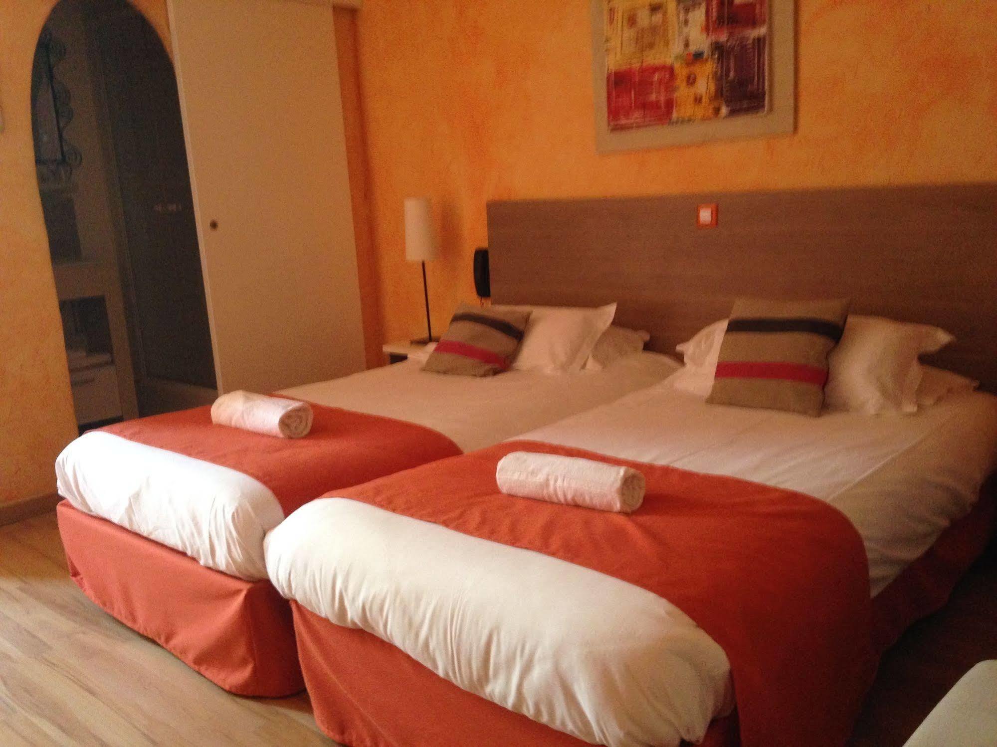 Hotel Cote Patio Nimes Exterior photo