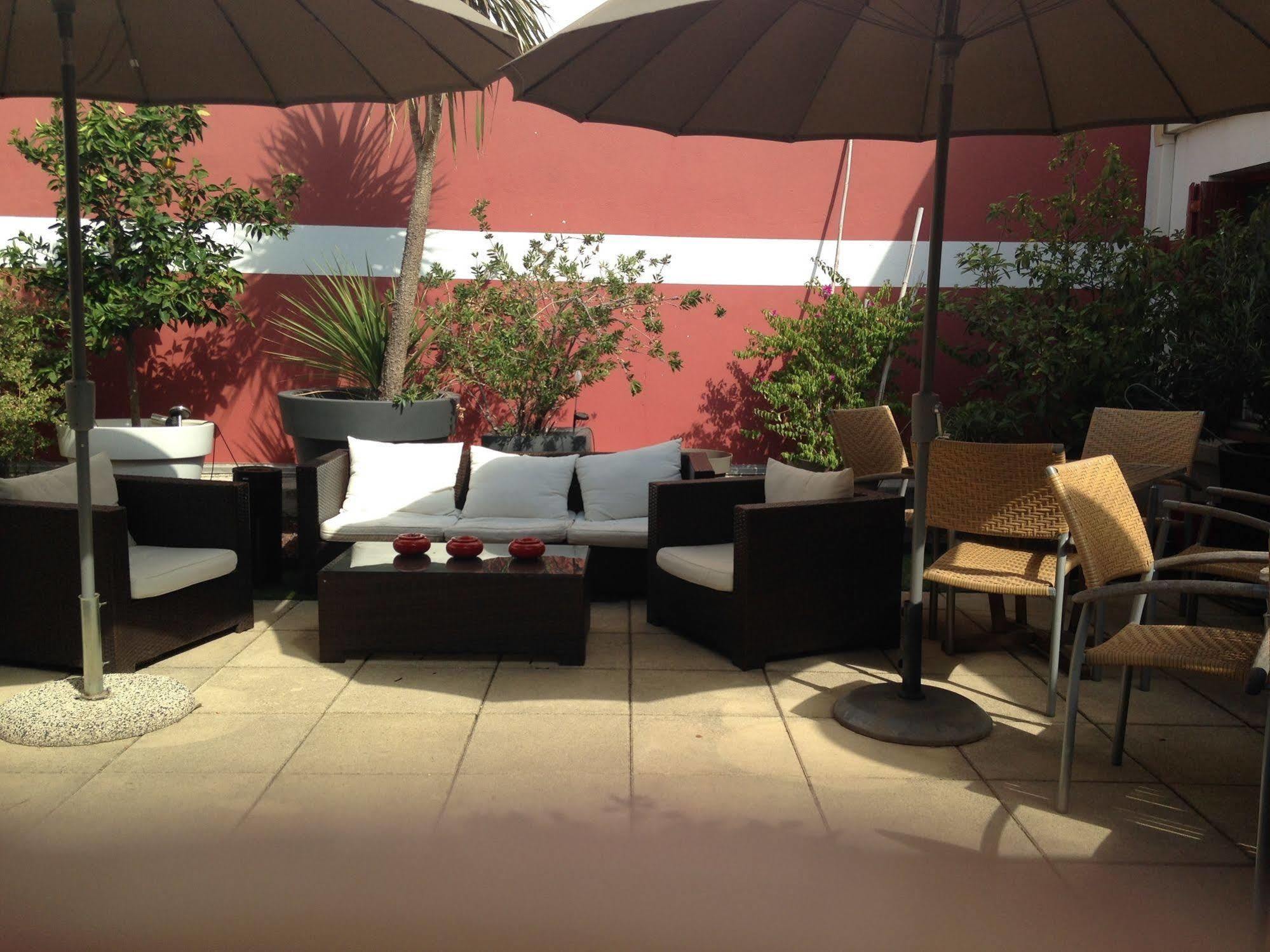 Hotel Cote Patio Nimes Exterior photo